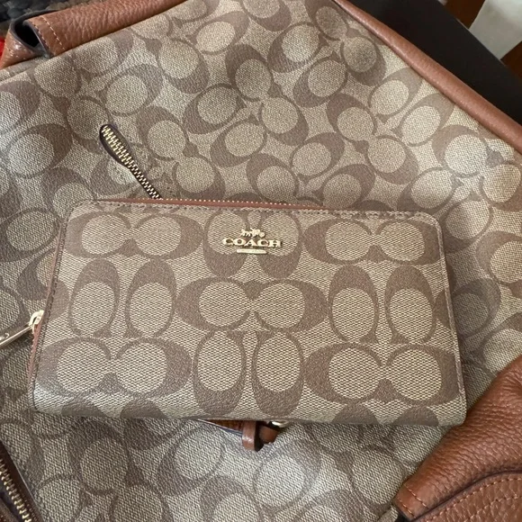 Coach Brown Signature Shoulder Bag - Picture 7 of 10